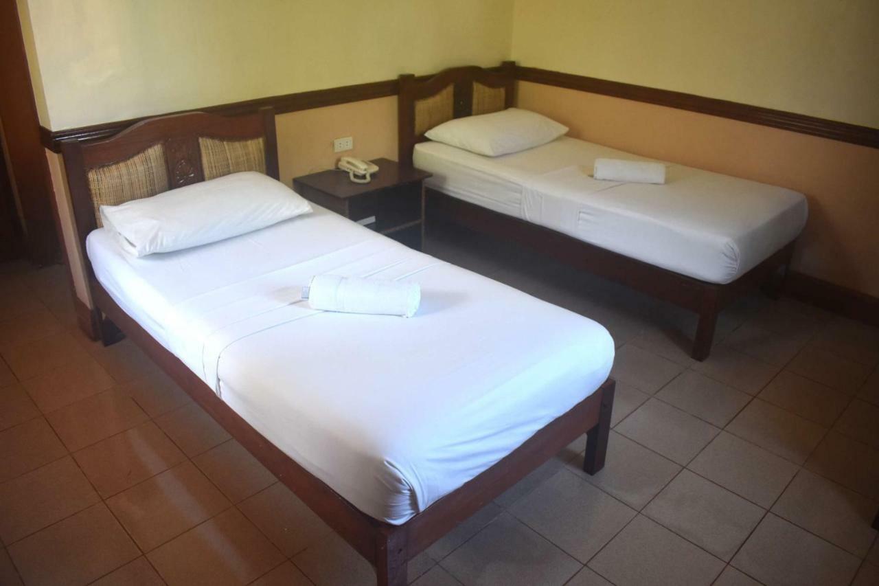 Tonglen Beach Resort Balabag  Екстериор снимка